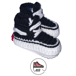 Baby Crochet MB- V SKI Black And White (0-12 Month's) - MumyBuddy